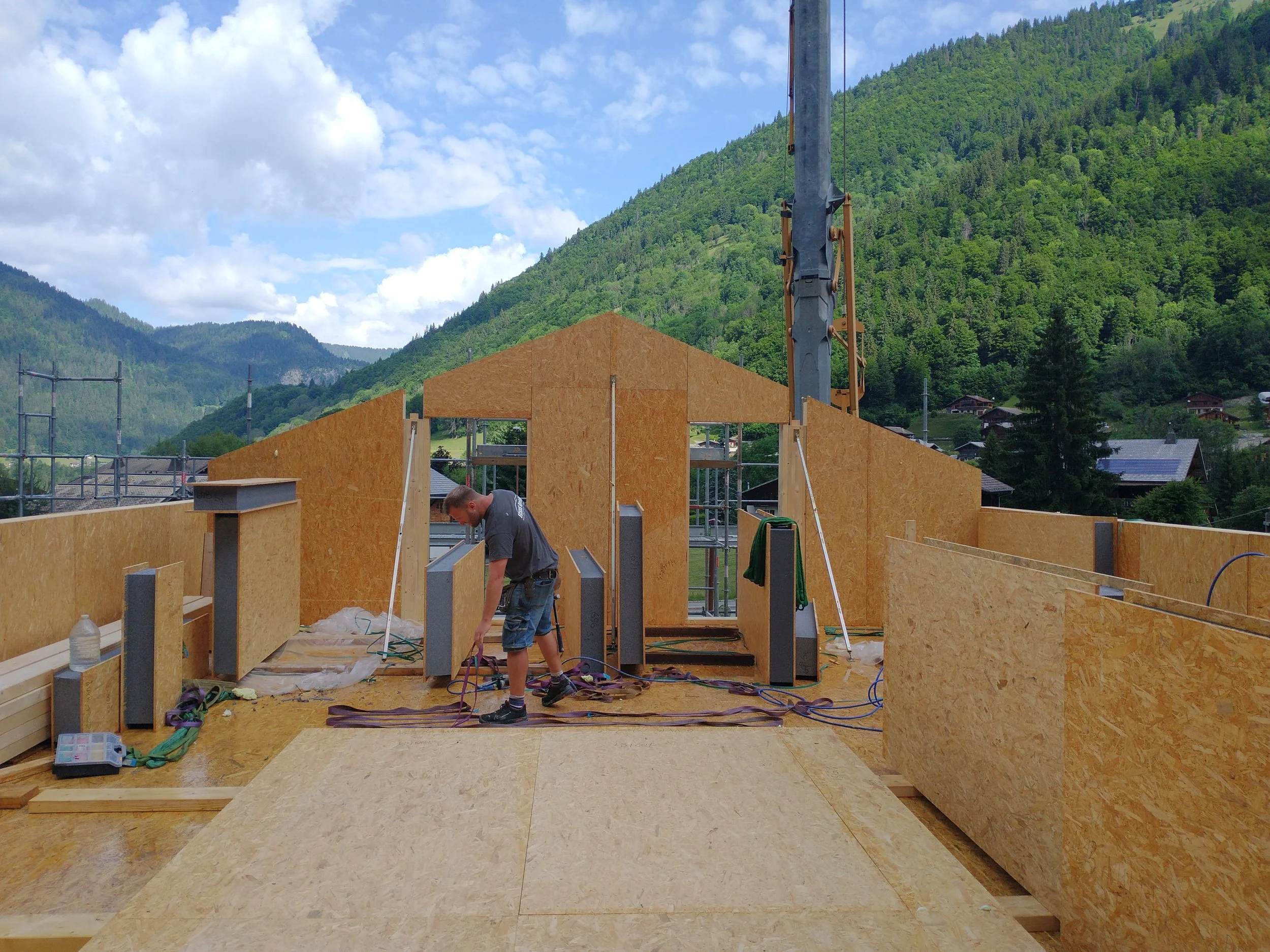 Montage panneaux SIP : la réponse à la pénurie de maçons en Haute-Savoie